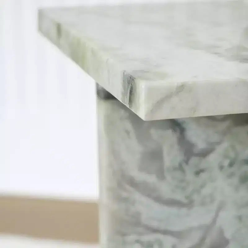 Tavolino decorativo in marmo bianco e verde Deaconwell di Signature Design by Ashley