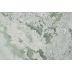 Tavolino decorativo in marmo bianco e verde Deaconwell di Signature Design by Ashley