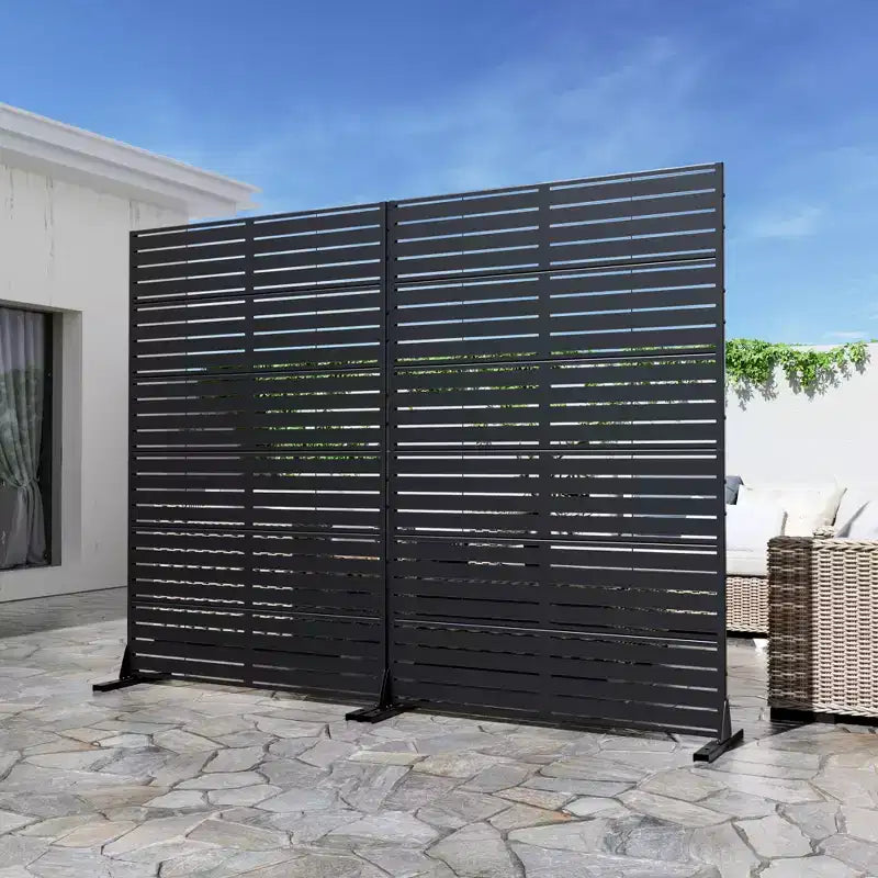 Schermo per la privacy in metallo da esterno 72"H x 47"W – Pannello recinzione autoportante per patio